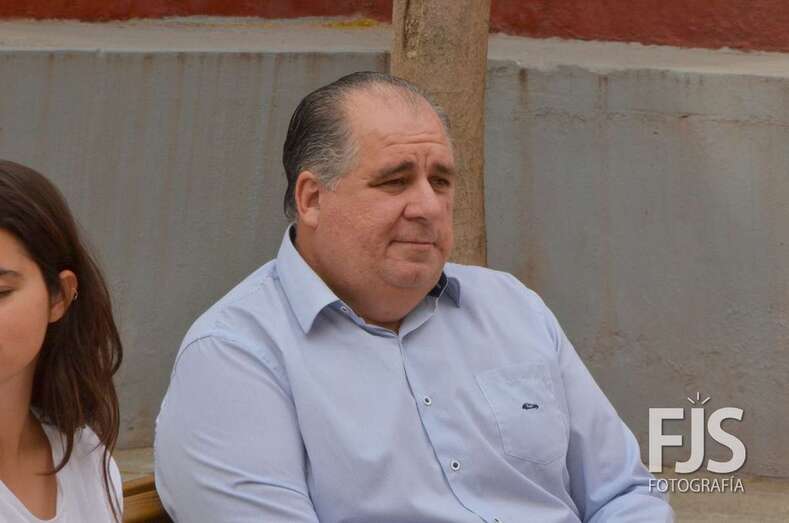 Juan Martel recibe críticas del colectivo Punto y Seguido (Foto TA)